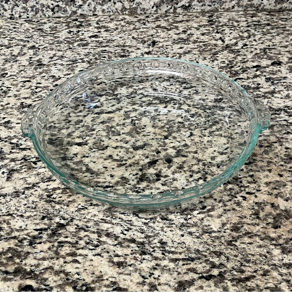 Vintage Pyrex Pie Dish
